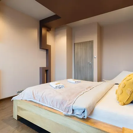 Concierge Powazki Apartmán *
