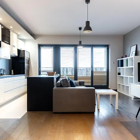 Concierge Powazki Apartmán *